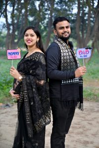 Maternity photographer in Varanasi