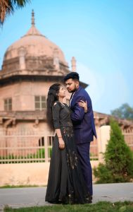 Best pre wedding photoshoot in Prayagraj 